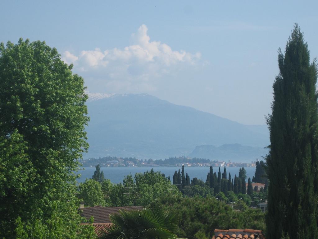 B&B Villa Adriano Desenzano del Garda Luaran gambar