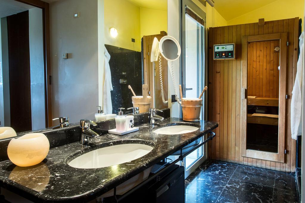 B&B Villa Adriano Desenzano del Garda Luaran gambar