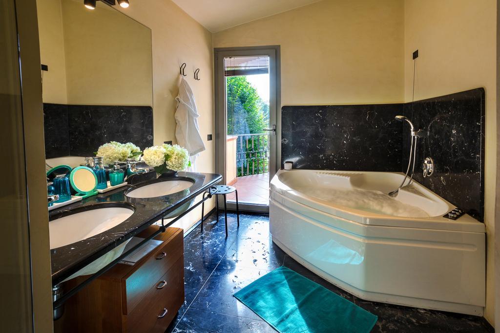 B&B Villa Adriano Desenzano del Garda Luaran gambar