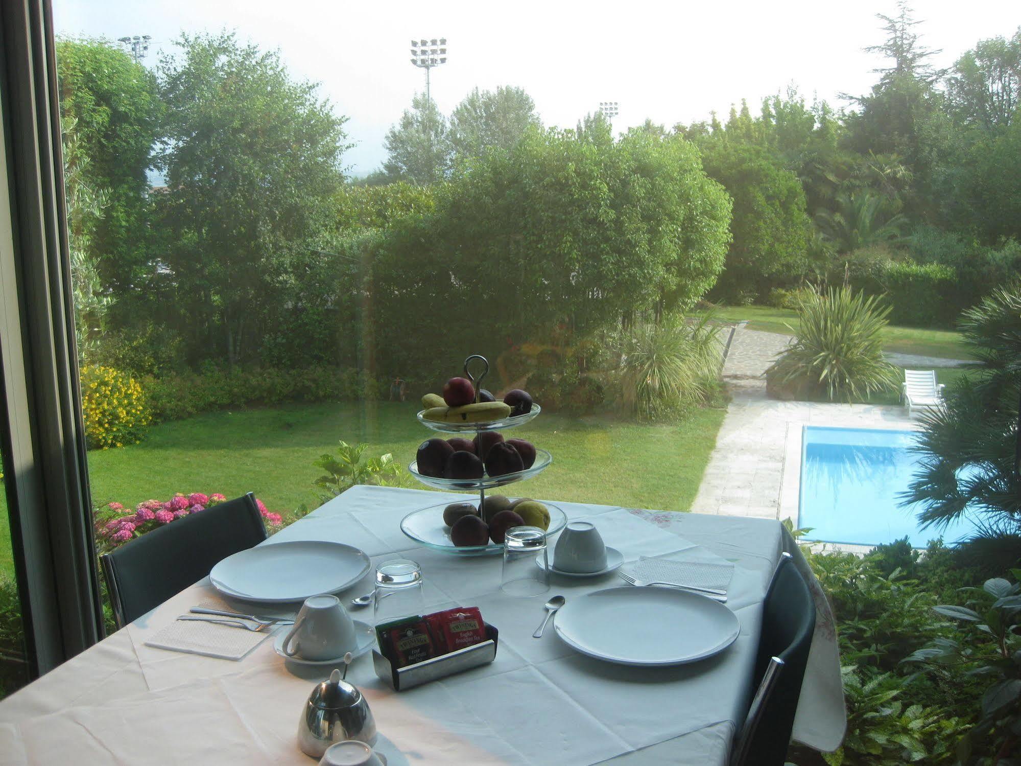 B&B Villa Adriano Desenzano del Garda Luaran gambar