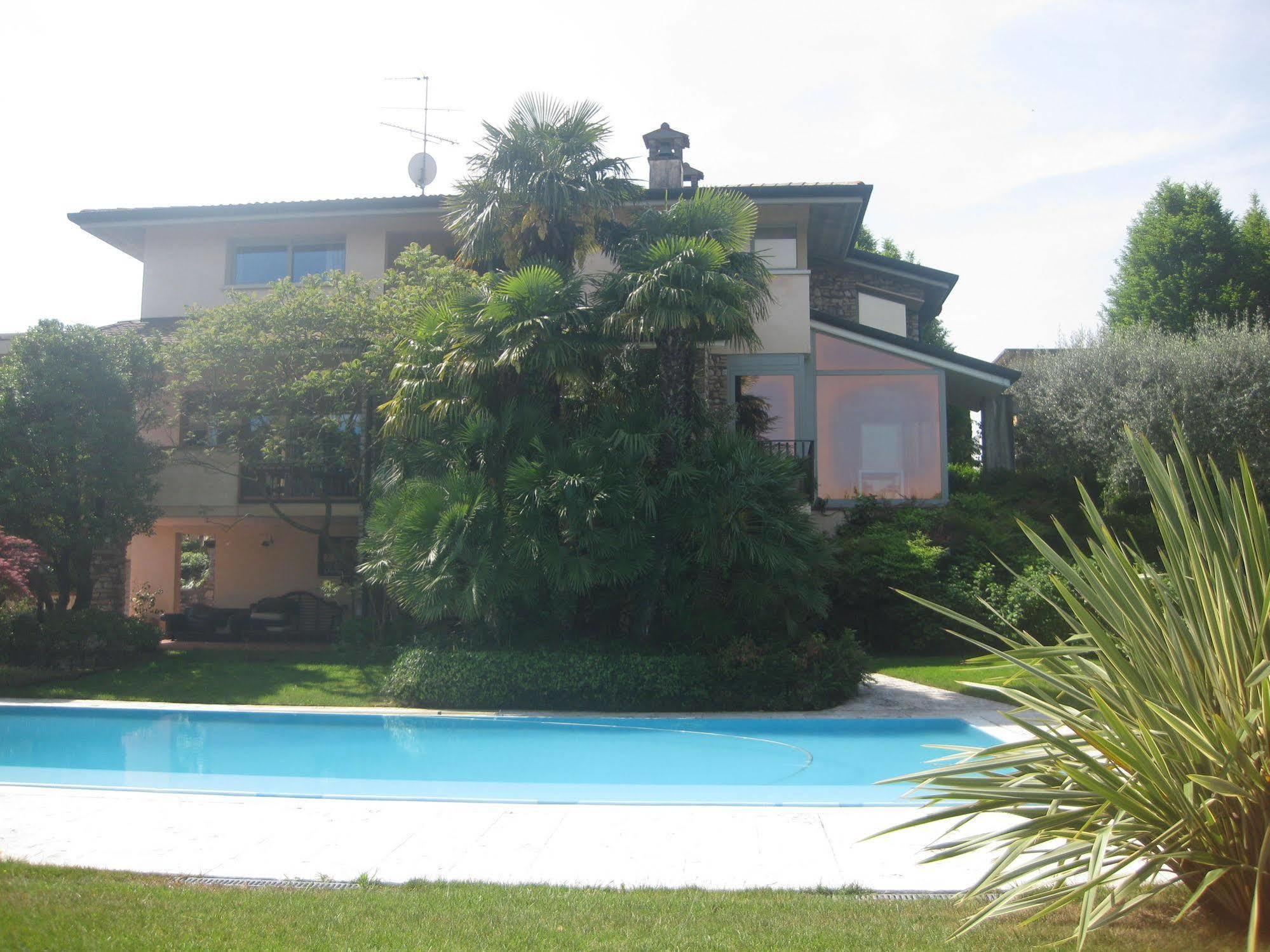 B&B Villa Adriano Desenzano del Garda Luaran gambar