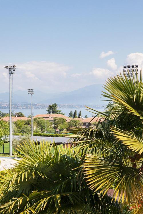 B&B Villa Adriano Desenzano del Garda Luaran gambar